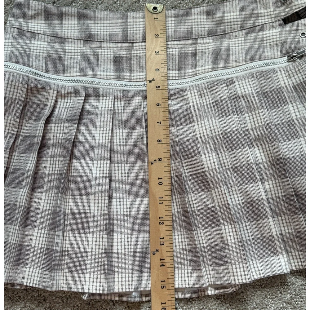 Lioness THE CRAFT MINI SKIRT Size XL Buckle Pleated Excellent Condition Brown